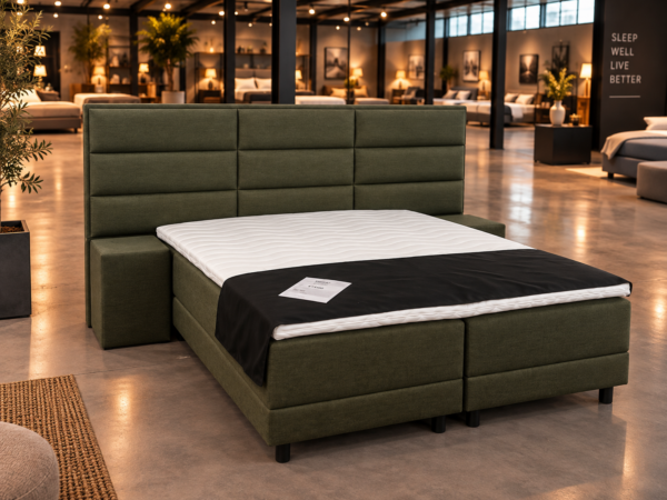 Groene Boxspring Ravello met breed hoofdbord en horizontale panelen